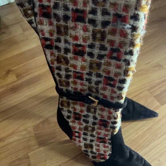 Chic Patterned Knee-High Boots - Picture 1 of 3